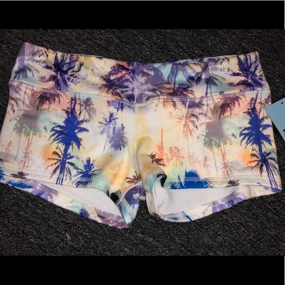Fleo Other - NWT XL Minty Palms Fleo Shorts